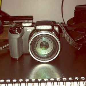 OLYMPUS SP-720UZ 14 megapixel 26 optical zoom